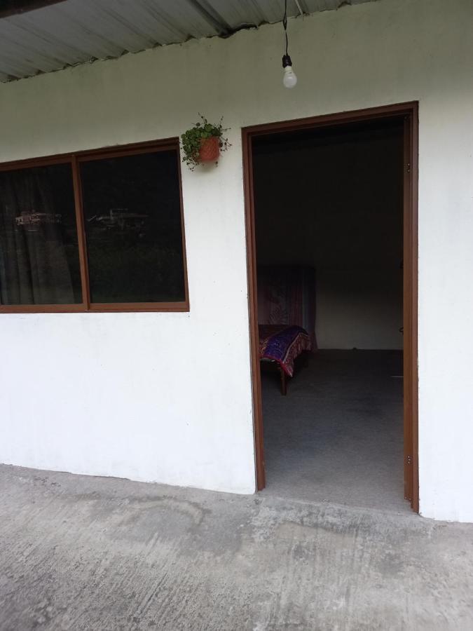 Montano Camping&Hostel Banos  Bagian luar foto