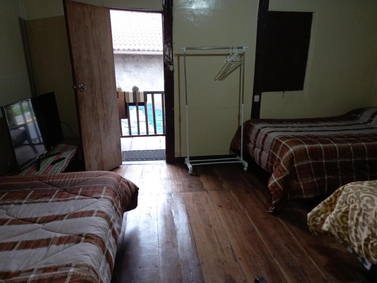 Montano Camping&Hostel Banos  Bagian luar foto