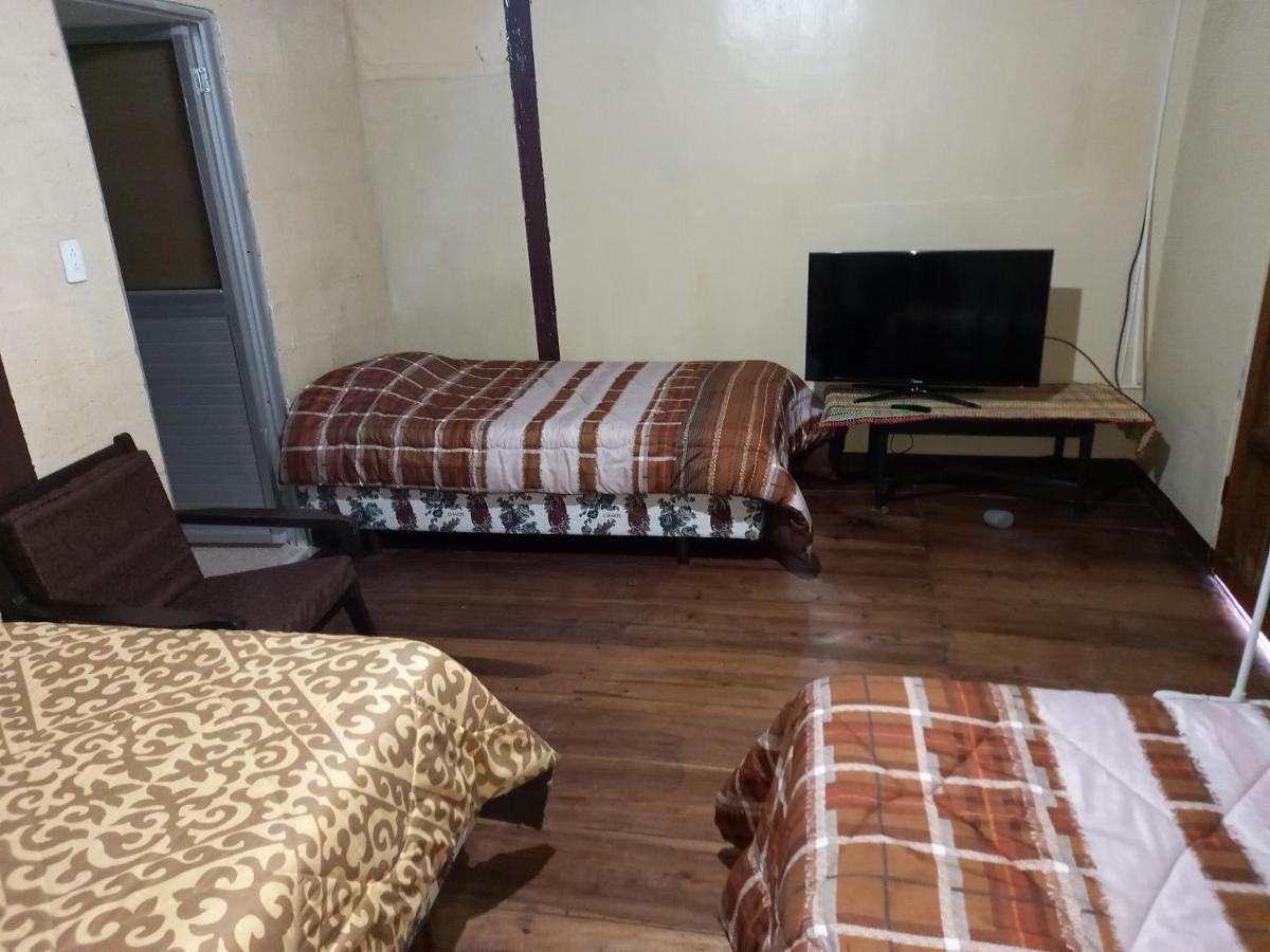 Montano Camping&Hostel Banos  Bagian luar foto