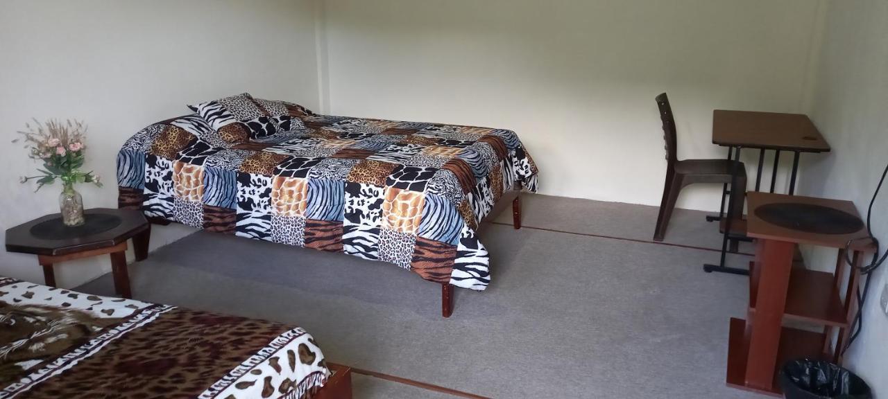 Montano Camping&Hostel Banos  Bagian luar foto