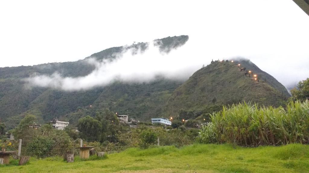 Montano Camping&Hostel Banos  Bagian luar foto