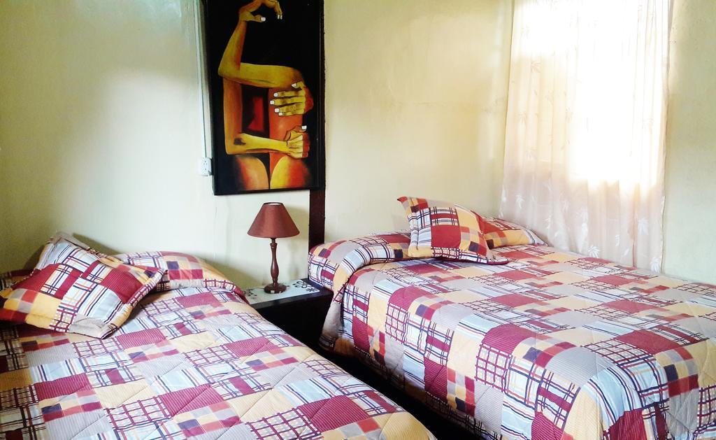 Montano Camping&Hostel Banos  Bagian luar foto