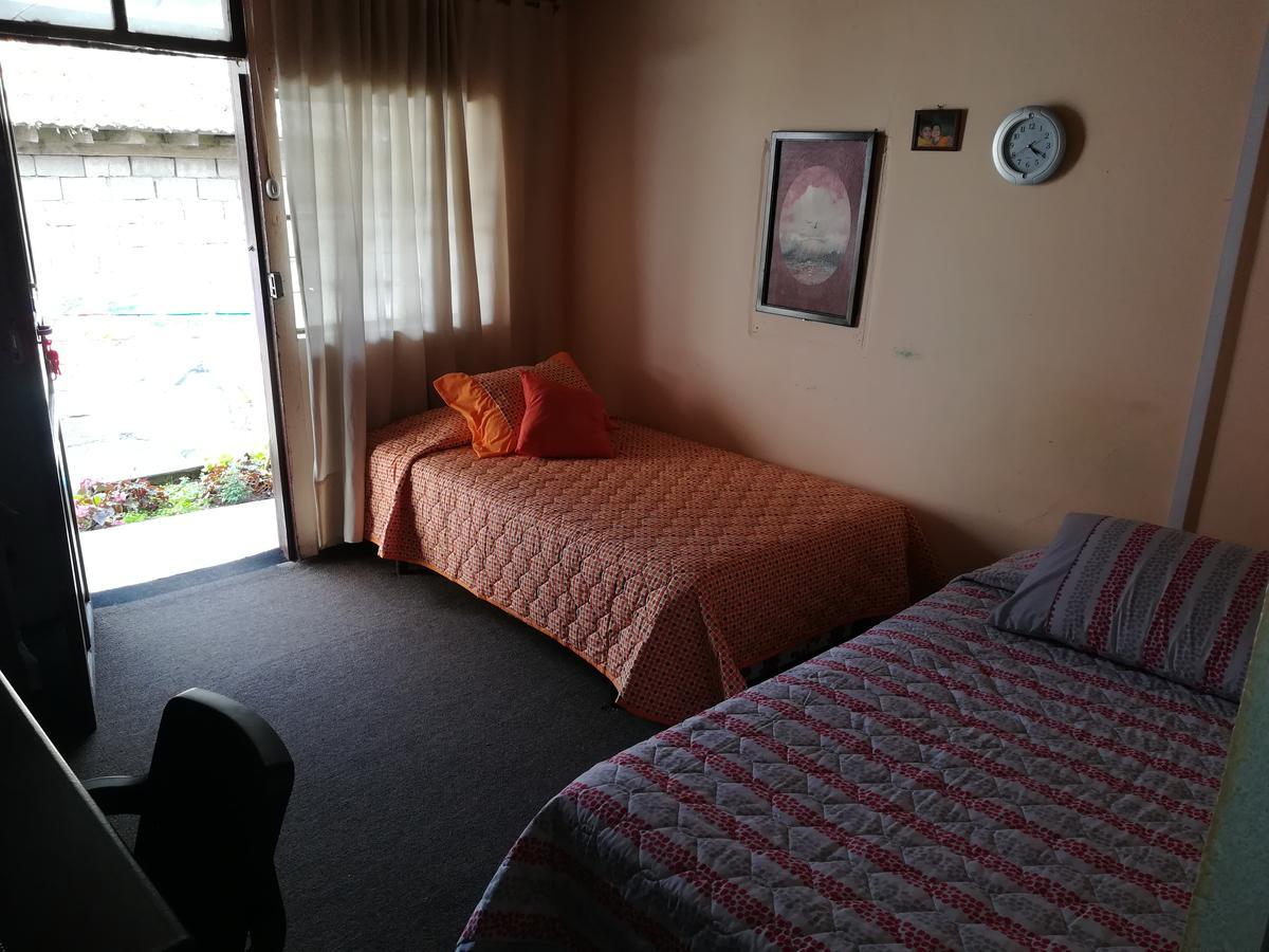 Montano Camping&Hostel Banos  Bagian luar foto