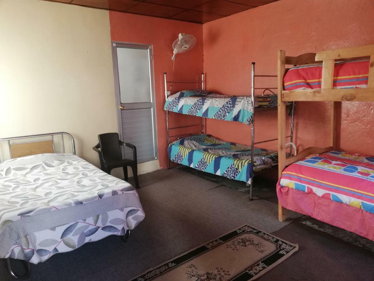 Montano Camping&Hostel Banos  Bagian luar foto