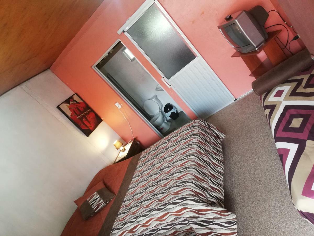 Montano Camping&Hostel Banos  Bagian luar foto
