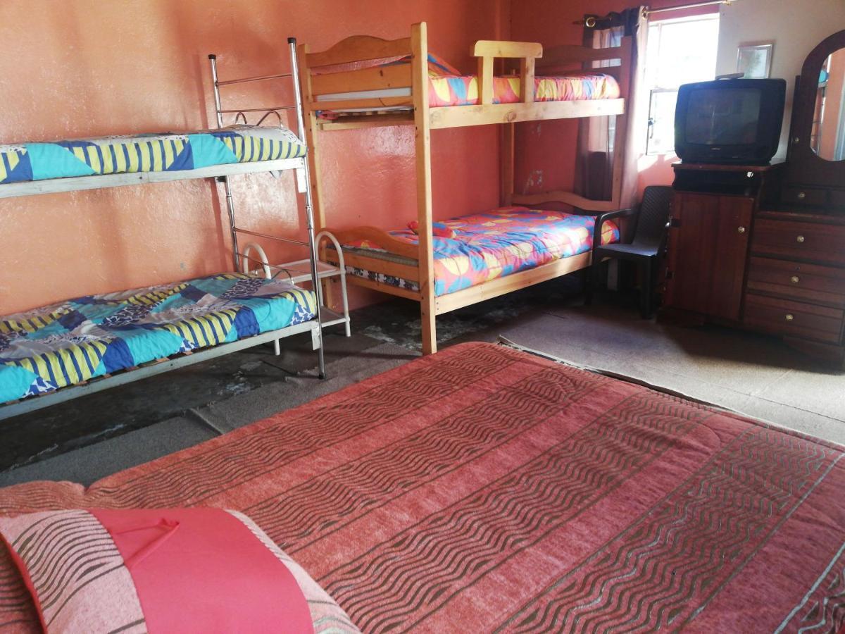 Montano Camping&Hostel Banos  Bagian luar foto