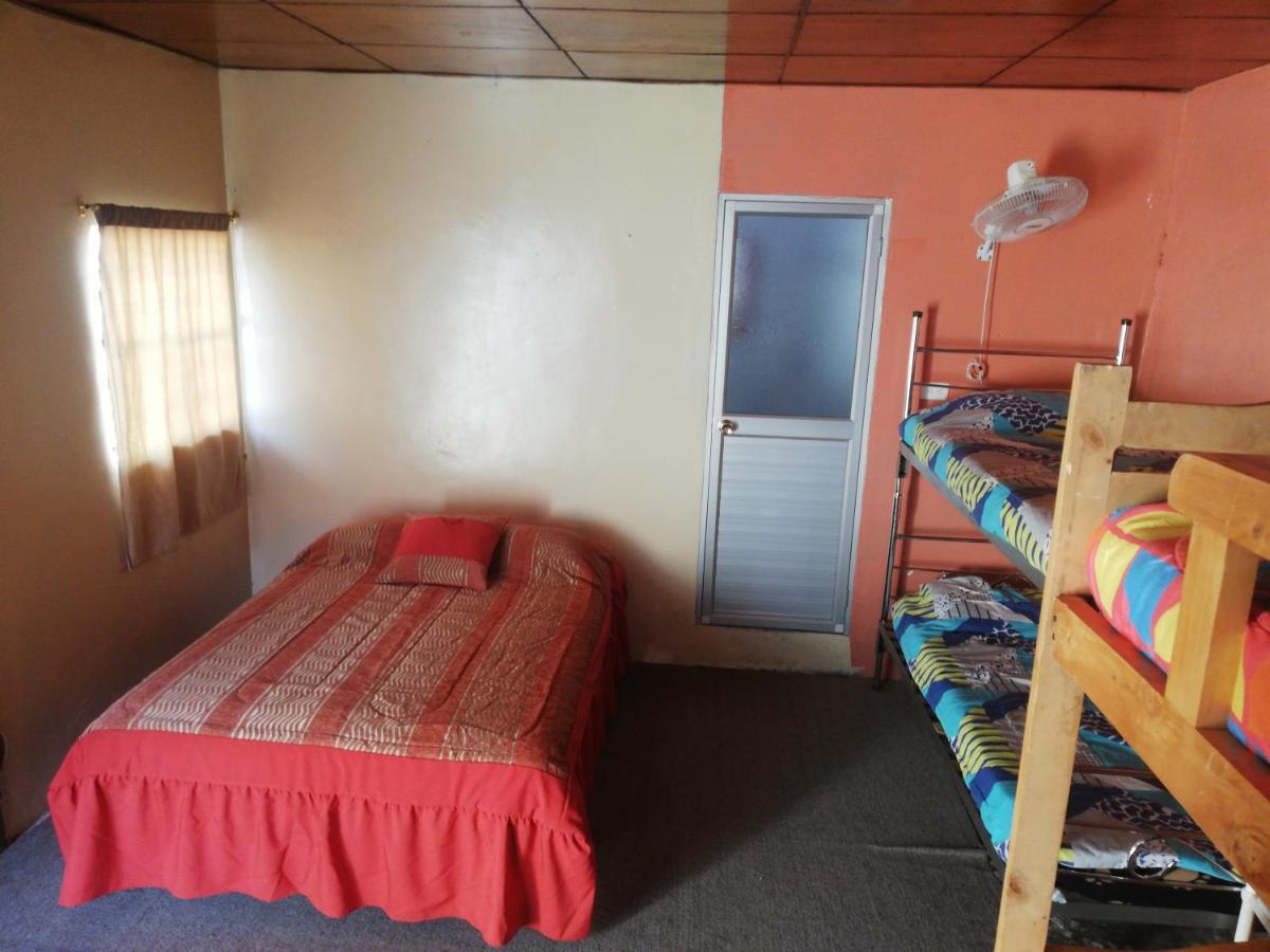 Montano Camping&Hostel Banos  Bagian luar foto