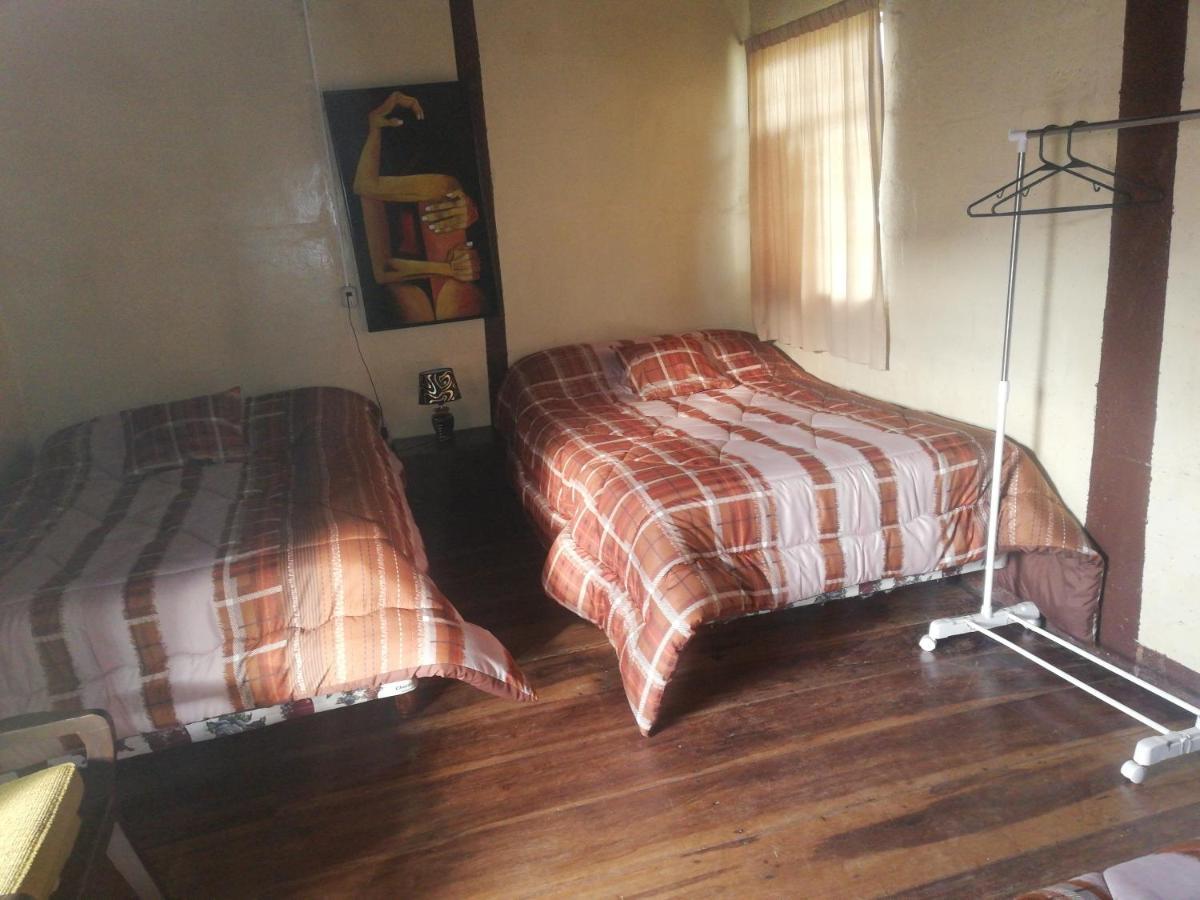 Montano Camping&Hostel Banos  Bagian luar foto