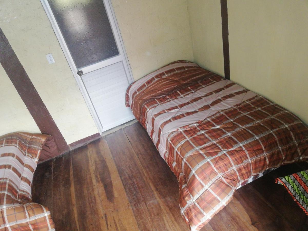 Montano Camping&Hostel Banos  Bagian luar foto